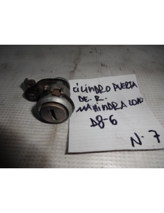 Cilindro puerta delantero derecho Mahindra 2010
