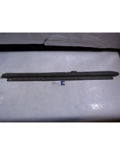 Zocalos y pisaderas delantera izquierda Daihatsu Feroza Codigo: 67914-87602