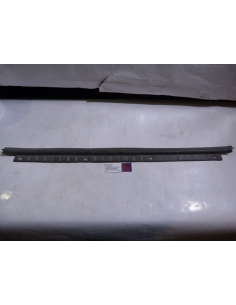 Zocalos y pisaderas delantera derecha Daihatsu Feroza codigo: 67913-87601 