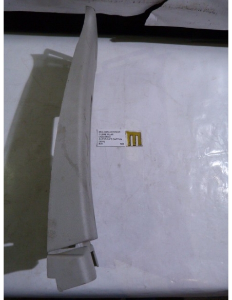 Moldura interior cubre pilar izquierdo Chevrolet Captiva 2011
