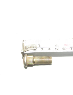 PERNO MASA NISSAN TERRANO...