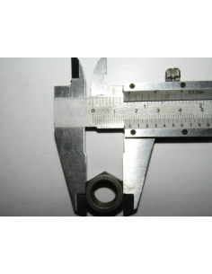 TUERCA EJE CENTRAL SUZUKI...